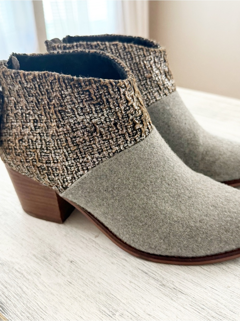 Toms Gray Felt Ankle Textured booties size 6.5